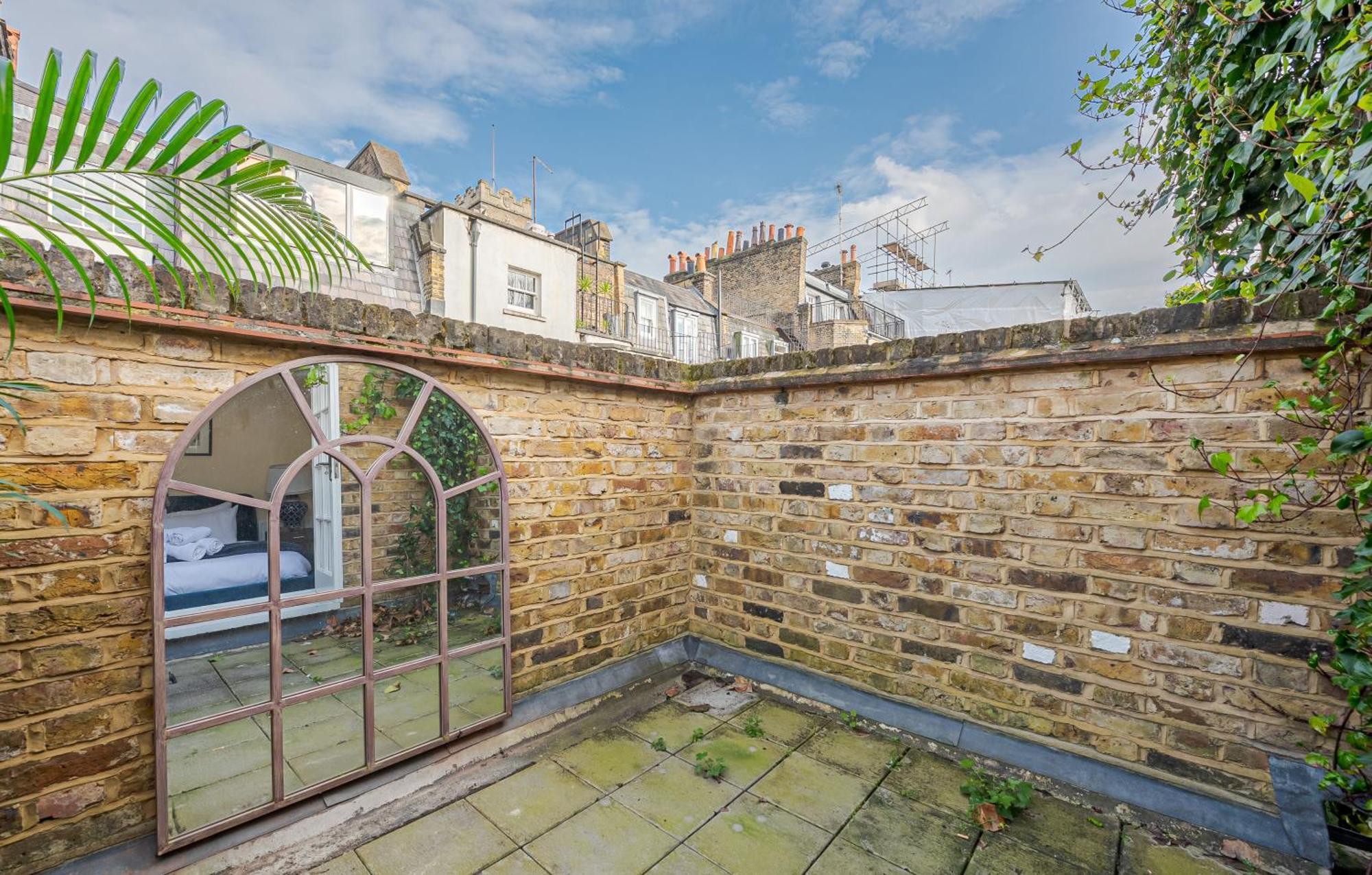 Luxury 3-bedroom House In Belgravia Prime Location And Stylish Apartment